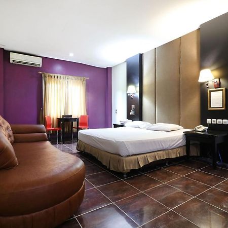 C'One Hotel Pulomas Jakarta Ngoại thất bức ảnh