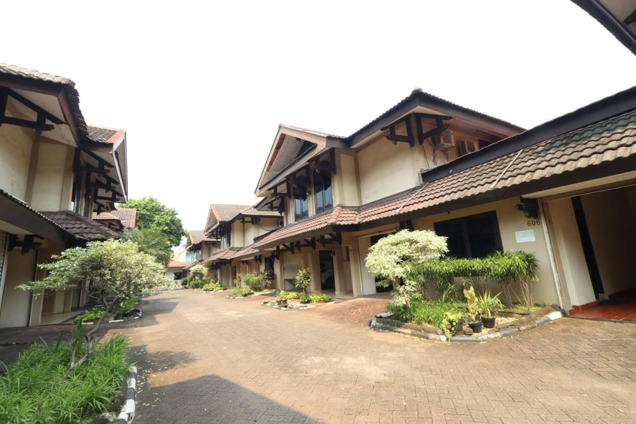 C'One Hotel Pulomas Jakarta Ngoại thất bức ảnh