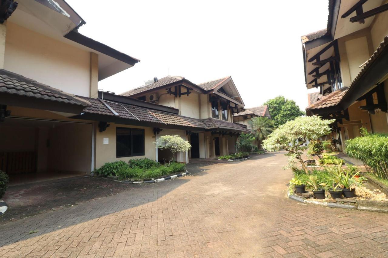 C'One Hotel Pulomas Jakarta Ngoại thất bức ảnh