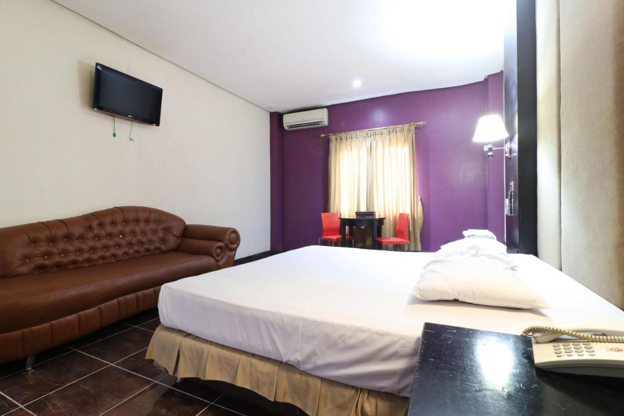 C'One Hotel Pulomas Jakarta Ngoại thất bức ảnh