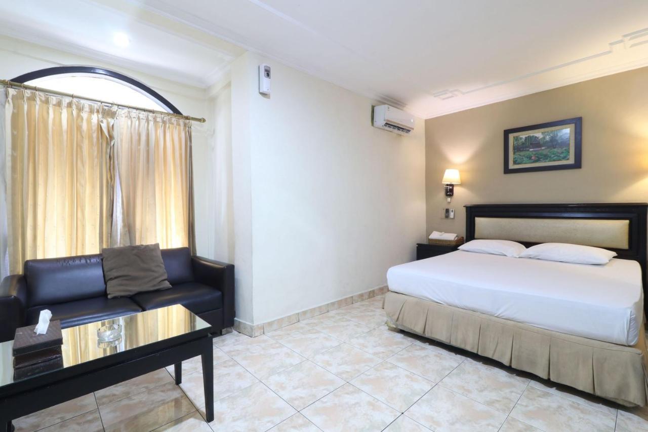 C'One Hotel Pulomas Jakarta Ngoại thất bức ảnh