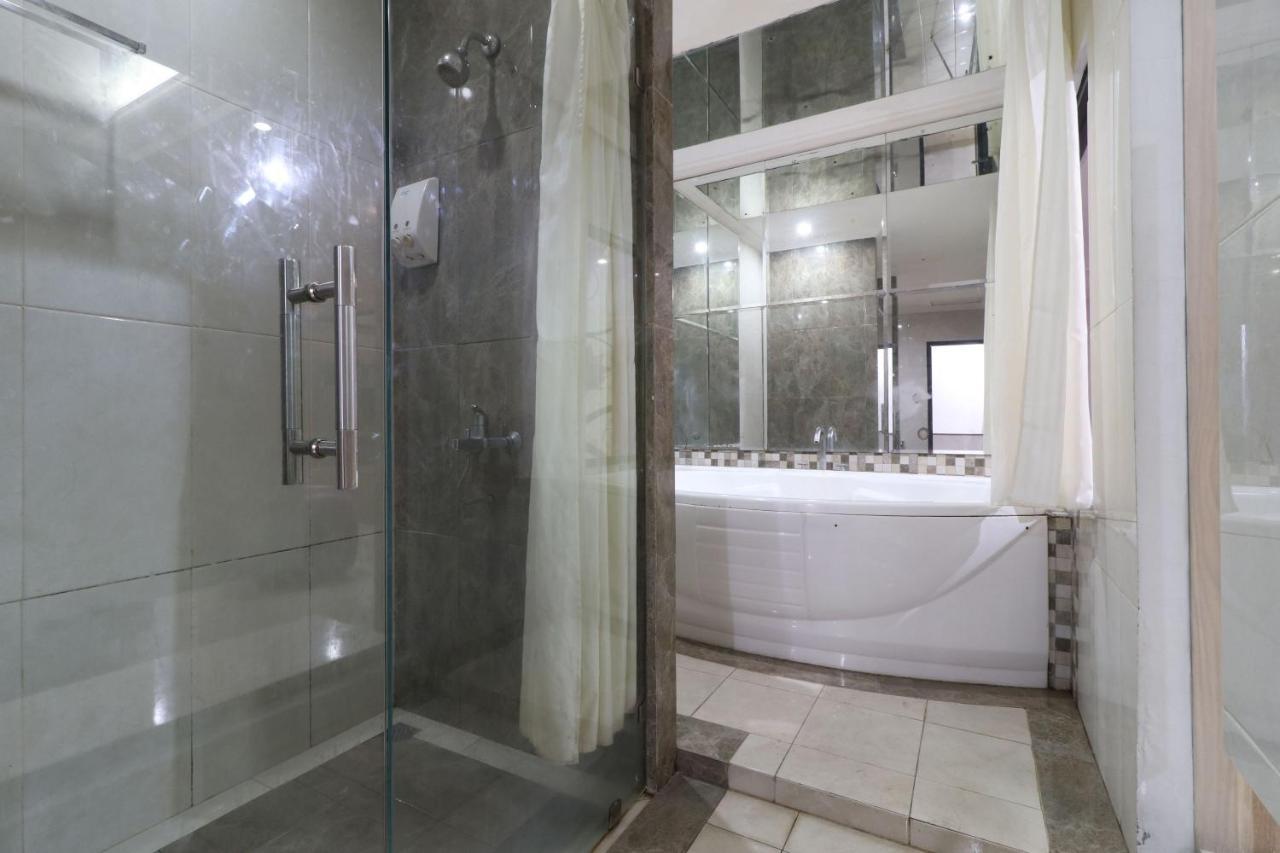 C'One Hotel Pulomas Jakarta Ngoại thất bức ảnh
