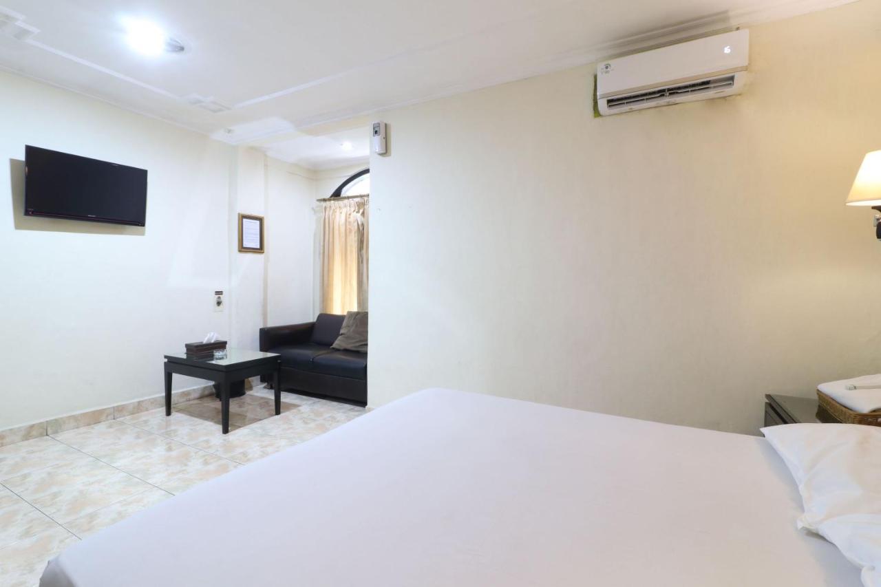 C'One Hotel Pulomas Jakarta Ngoại thất bức ảnh