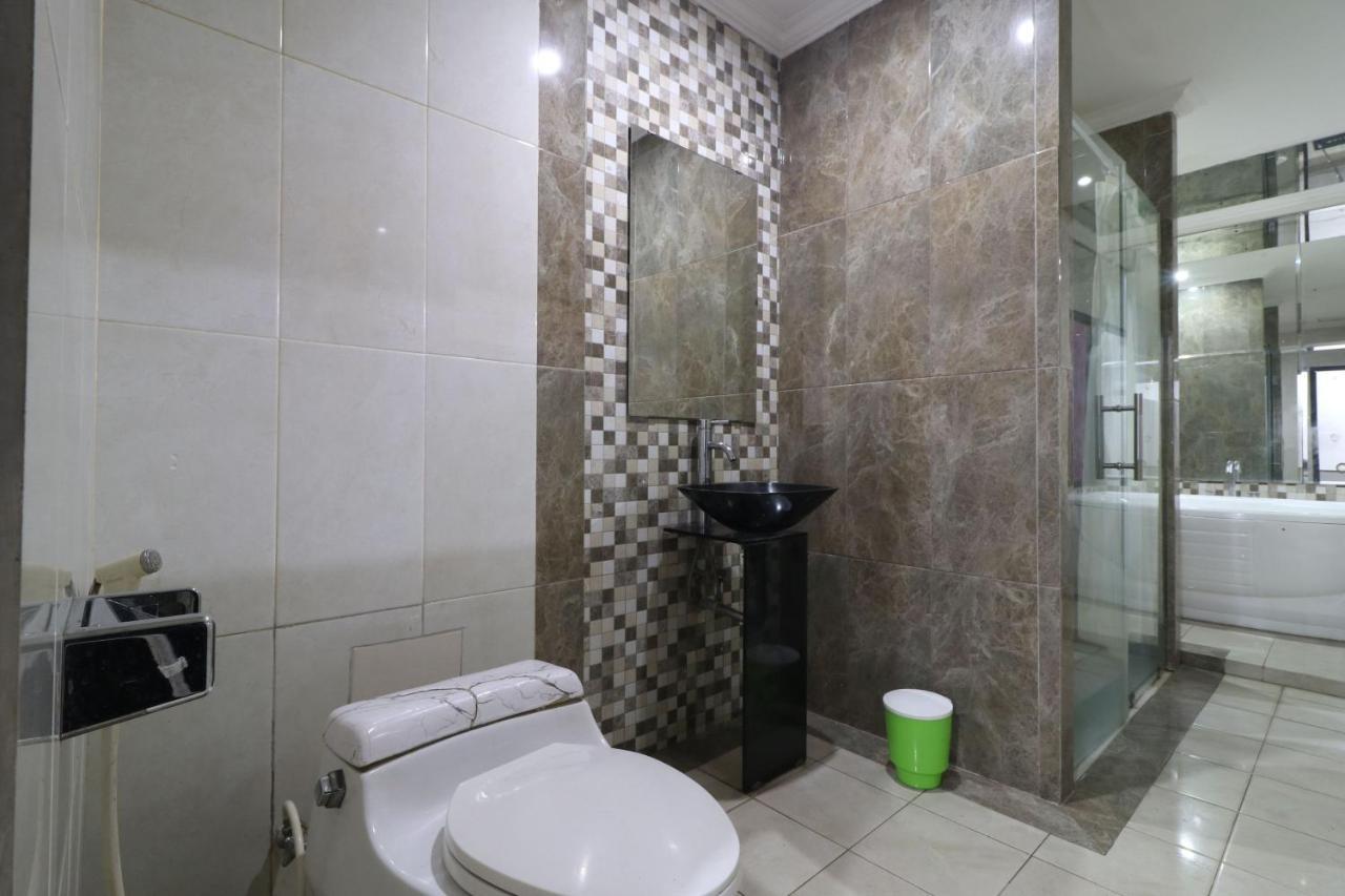 C'One Hotel Pulomas Jakarta Ngoại thất bức ảnh