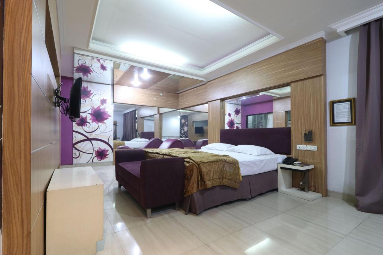 C'One Hotel Pulomas Jakarta Ngoại thất bức ảnh